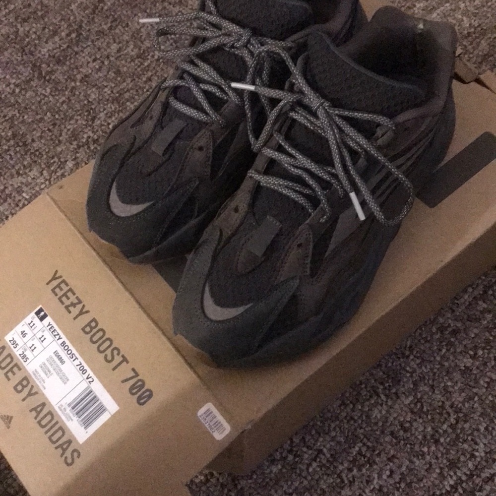 Yeezy boosts 700